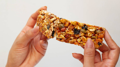 La receta de barras de cereal sin harina que usan los runners para rendir al máximo