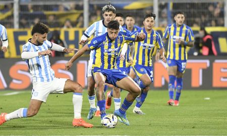 Rosario Central le ganó 2 a 1 a Racing y pasó a semifinales del Torneo Apertura. Rosario Central le ganó 2 a 1 a Racing y pasó a semifinales del Torneo Apertura.