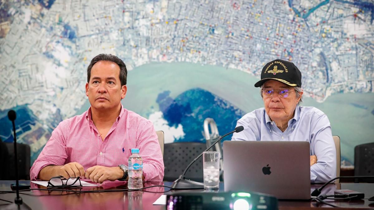El presidente de Ecuador, Guillermo Lasso, convocó al Centro de Operaciones de Emergencias (COE).