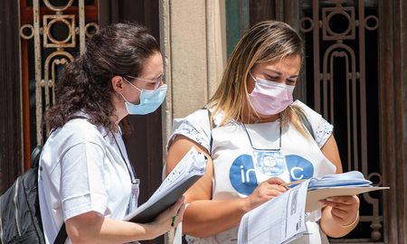 Las personas designadas como censistas podrán circular de forma gratuita en todas las modalidades del transporte público de pasajeros. Las personas designadas como censistas podrán circular de forma gratuita en todas las modalidades del transporte público de pasajeros.
