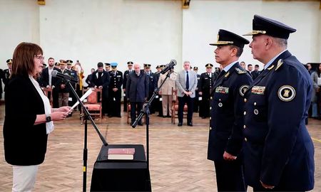 Martínez, el día de su asunción como director del Servicio Penitenciario Federal ante Patricia Bullrich. Martínez, el día de su asunción como director del Servicio Penitenciario Federal ante Patricia Bullrich.