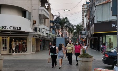 El intendente de Santa Fe pidió extremar los cuidados en el marco del aumento de casos de coronavirus. El intendente de Santa Fe pidió extremar los cuidados en el marco del aumento de casos de coronavirus.