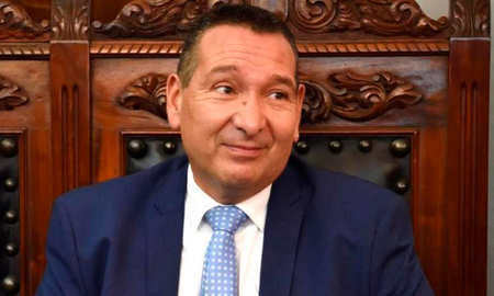 Tucumán: imputaron al presidente del directorio de un canal de TV por el delito de abuso sexual contra su hija Tucumán: imputaron al presidente del directorio de un canal de TV por el delito de abuso sexual contra su hija