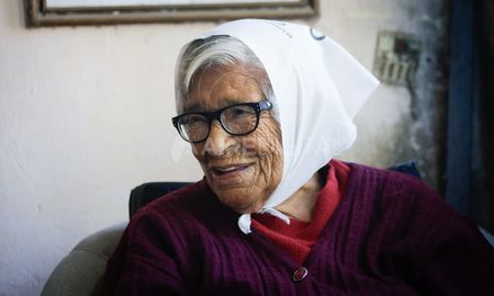 Otilia Acuña, la histórica referente de Madres de Plaza de Mayo de Santa Fe, vivía en el barrio Santa Rosa de Lima. Otilia Acuña, la histórica referente de Madres de Plaza de Mayo de Santa Fe, vivía en el barrio Santa Rosa de Lima.