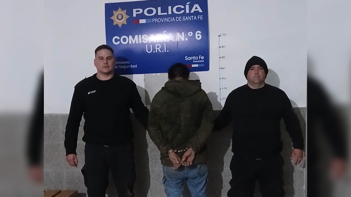 El hombre de 29 años fue detenido en barrio Los Hornos y quedó a disposición de la Justicia por una causa de tentativa de homicidio.