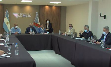 Perotti participó de la reunión de Fernández en La Rioja de forma virtual. Perotti participó de la reunión de Fernández en La Rioja de forma virtual.