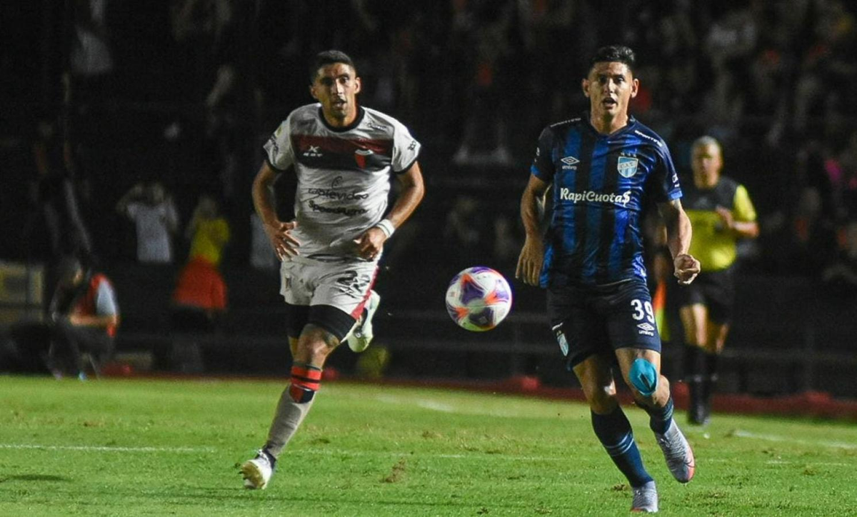 Colón y Atlético Tucumán jugarán este domingo, desde las 14hs, en el estadio Brigadier López. Colón y Atlético Tucumán jugarán este domingo, desde las 14hs, en el estadio Brigadier López.