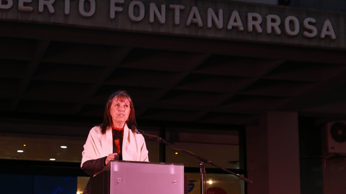 Claudia Piñeiro en la apertura de la Feria del Libro en Rosario.