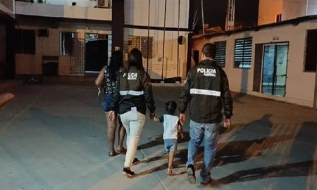 Intentó vender a su hija por Facebook y fue detenida: declaró que no podía mantenerla Intentó vender a su hija por Facebook y fue detenida: declaró que no podía mantenerla