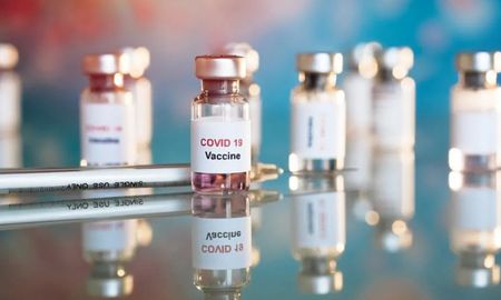 La vacuna de AstraZeneca es una de las más avanzadas y podría presentar sus primeros resultados de fase 3 durante el presente mes. La vacuna de AstraZeneca es una de las más avanzadas y podría presentar sus primeros resultados de fase 3 durante el presente mes.