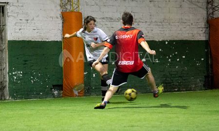 gambeta, amague y gol, en santa fe las chicas se prenden al futbol cinco y hay muchos turnos mixtos gambeta, amague y gol, en santa fe las chicas se prenden al futbol cinco y hay muchos turnos mixtos