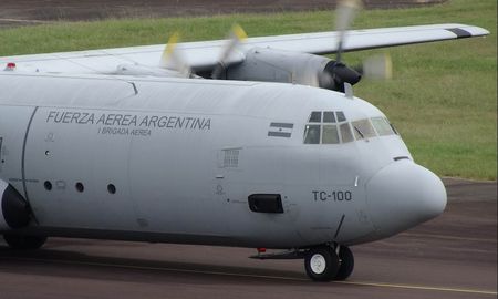 la fuerza aerea trajo de regreso a 71 argentinos que estaban varados en peru la fuerza aerea trajo de regreso a 71 argentinos que estaban varados en peru