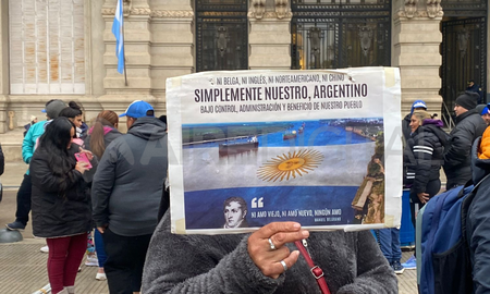 Organizaciones sociales reclaman contra la reprivatización de la hidrovía. Organizaciones sociales reclaman contra la reprivatización de la hidrovía.