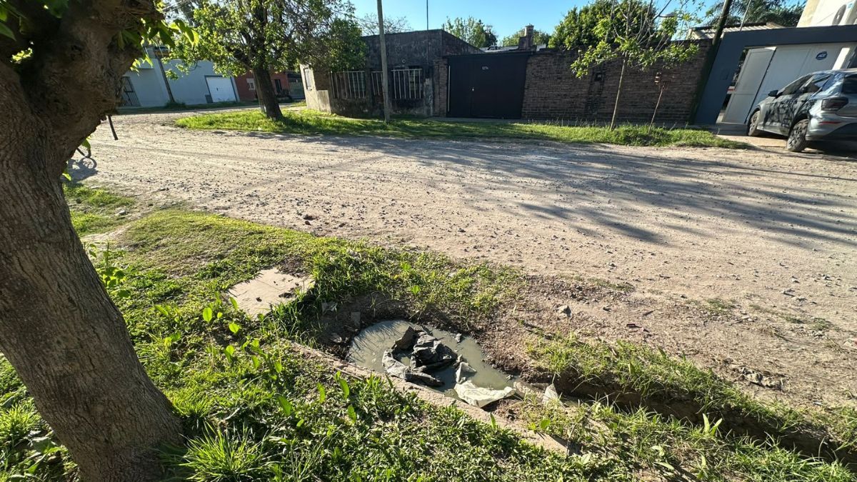 Uno de los principales reclamos de los vecinos de barrio 21 de Octubre es falta de cordón cuneta.