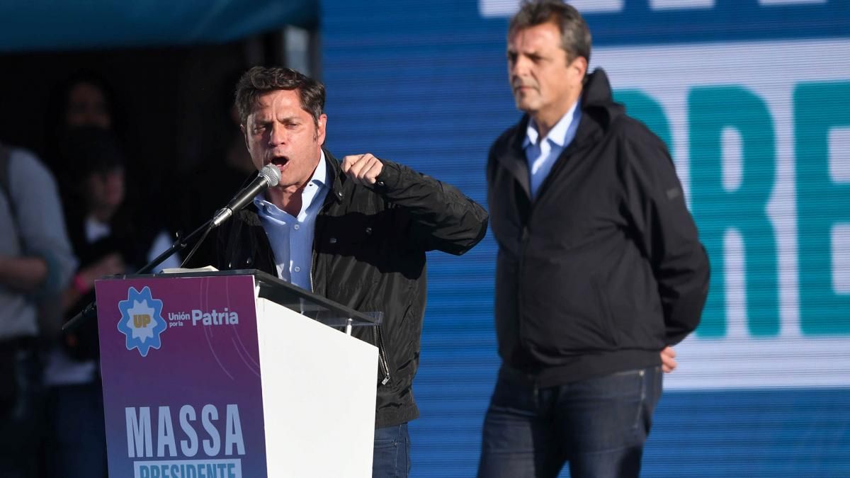 A cinco días de las elecciones, Massa y Kicillof encabezan acto en Arsenal por el Día de la Lealtad. A cinco días de las elecciones, Massa y Kicillof encabezan acto en Arsenal por el Día de la Lealtad.
