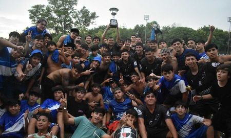 Banco Provincial, campeón del torneo Clausura, a un partido del ascenso. Foto: Camila Vera Damiani. Banco Provincial, campeón del torneo Clausura, a un partido del ascenso. Foto: Camila Vera Damiani.