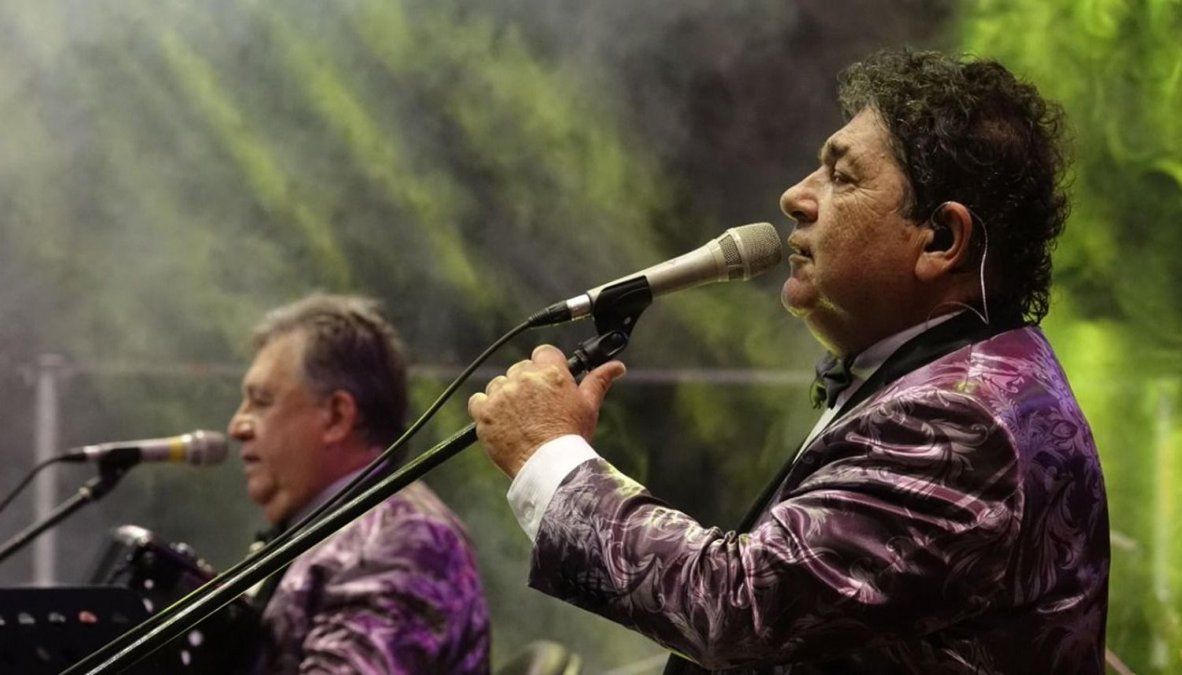 A trav&eacute;s de YouTube