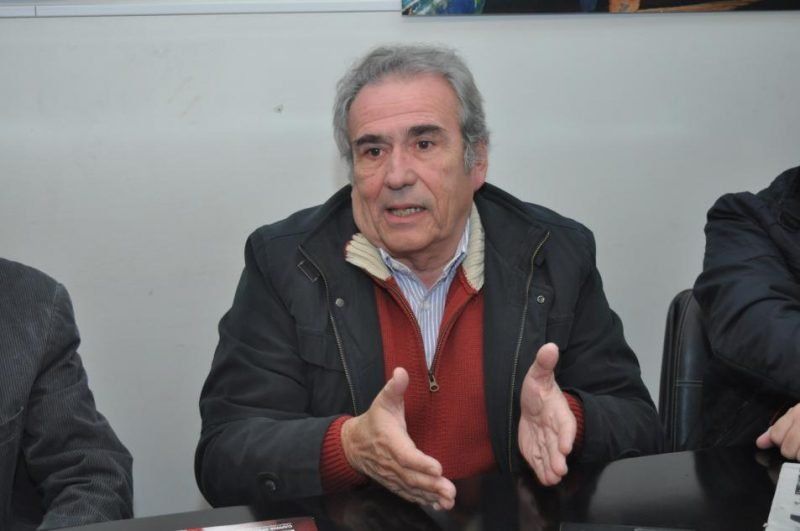 El presidente del PJ santafesino, Ricardo Olivera, sostiene que ya existe consenso político para reformar la Constitución y advierte que su partido no será el que convoque al debate.