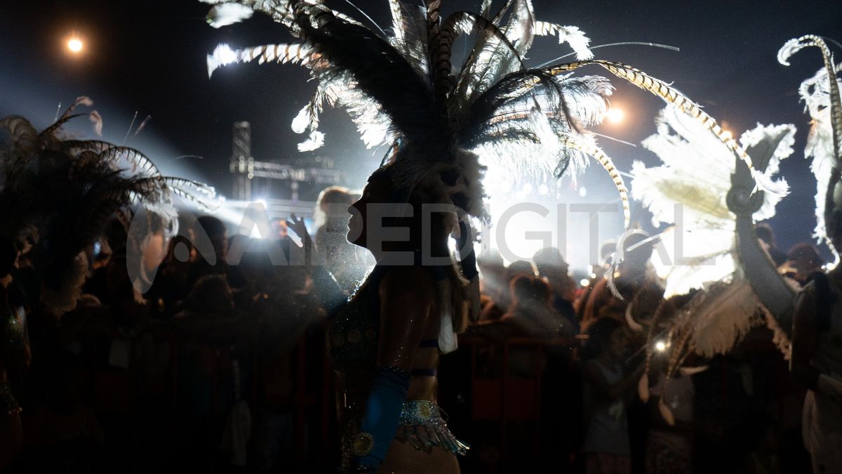 Según cifras oficiales, se estima que unas 20.000 personas se dieron cita en el lugar.