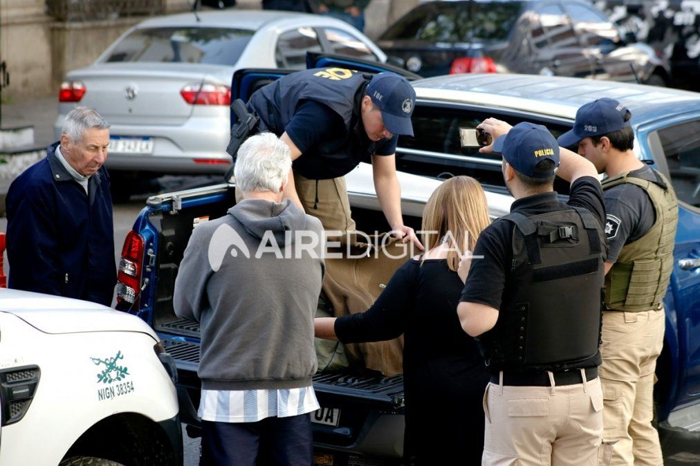 El bolso y las prendas en cuesti&oacute;n fueron secuestrados durante un allanamiento a la delegaci&oacute;n&nbsp;Santa Fe de la Polic&iacute;a Federal