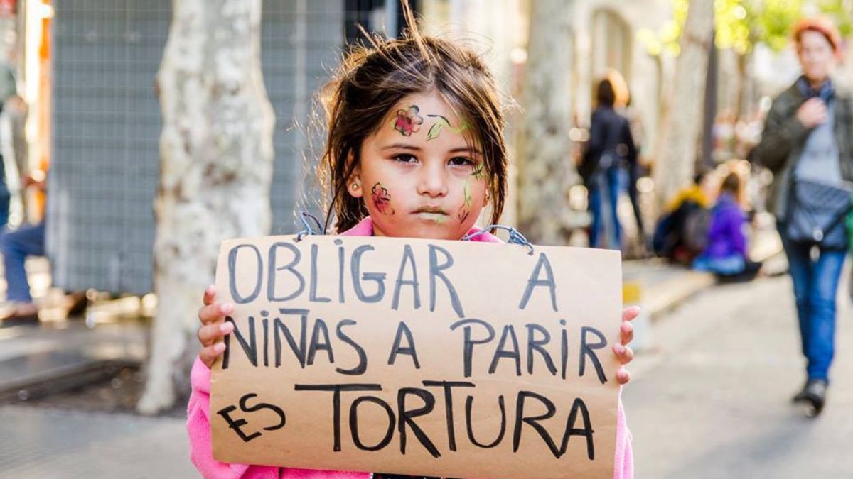 La vulnerabilidad mayor está vinculada con poblaciones donde está o estaba naturalizado el inicio sexual de las nenas con algún integrante de la familia. La vulnerabilidad mayor está vinculada con poblaciones donde está o estaba naturalizado el inicio sexual de las nenas con algún integrante de la familia.