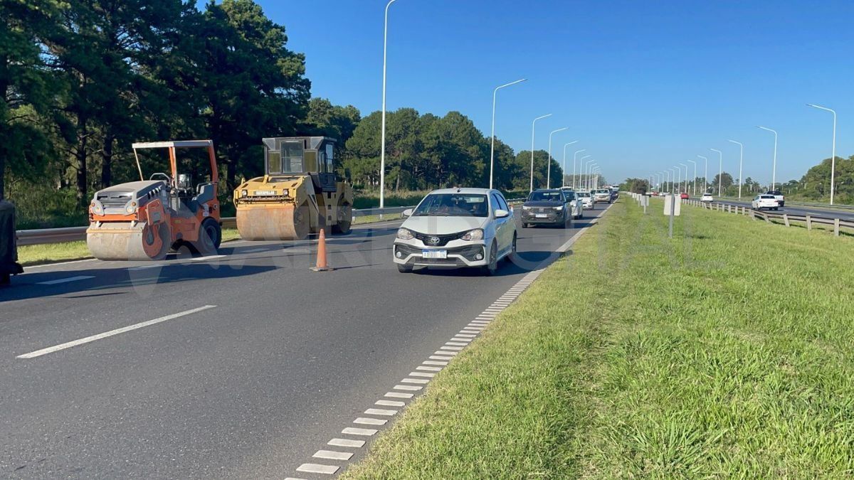 Los desvíos de tránsito en la autopista Rosario - Santa Fe son en la mano que va hacia la capital provincial.