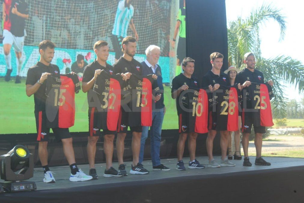 Presentados los refuerzos del Club Atlético Colón en el predio sabalero. Foto: Andrés Yossen.