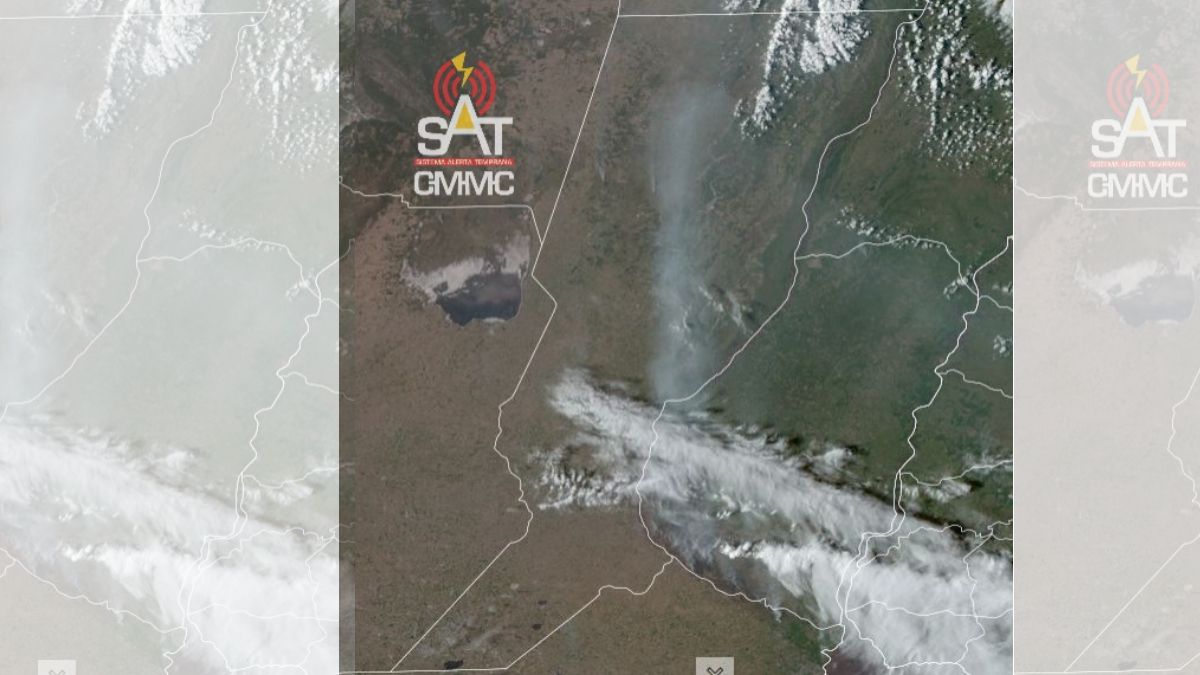 La pluma de humo se extiende por gran parte del centro norte de la provincia de Santa Fe.