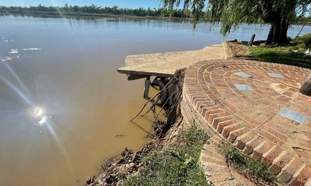 Ocho casas quintas están ubicadas por fuera de los anillos de defensa y en zonas inundables. Ocho casas quintas están ubicadas por fuera de los anillos de defensa y en zonas inundables.