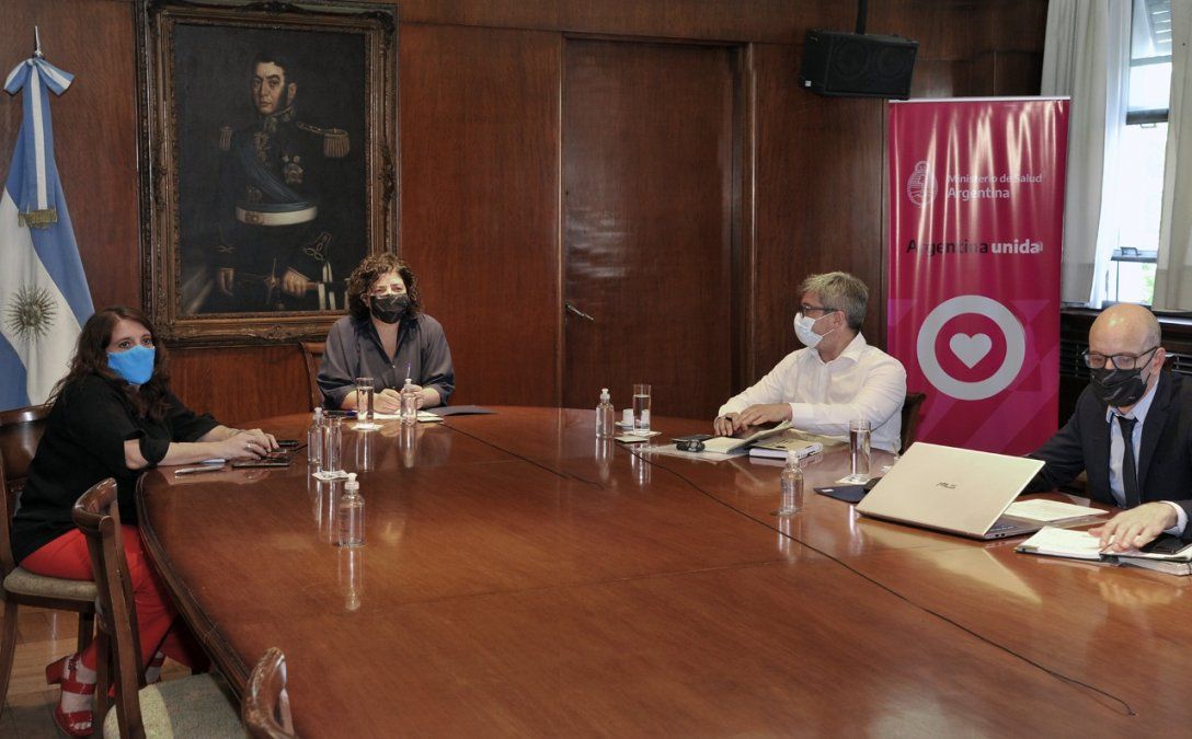 La vacunación en los lugares que no son de residencia fue acordado por los ministros de Salud de todo el país.&nbsp;