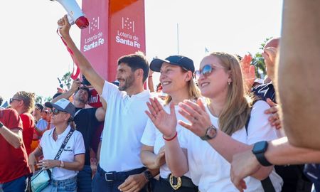 Maximiliano Pullaro participó de la largada y de la llegada en la Maratón Santa Fe-Coronda. Maximiliano Pullaro participó de la largada y de la llegada en la Maratón Santa Fe-Coronda.