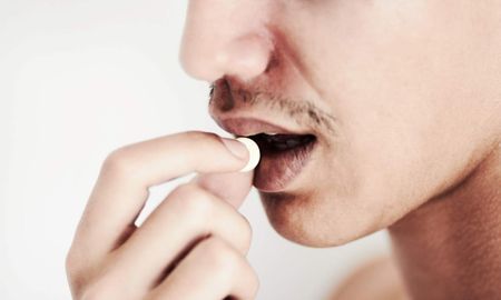 Estudios muestran que el ibuprofeno suele superar al paracetamol en eficacia para dolor con inflamación. Estudios muestran que el ibuprofeno suele superar al paracetamol en eficacia para dolor con inflamación.