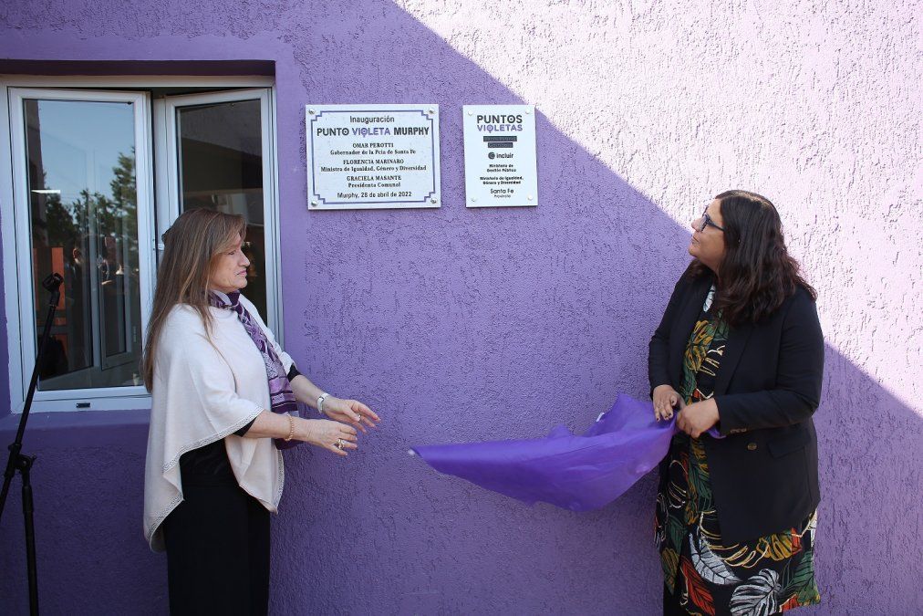 El Gobierno de Santa Fe inauguró el Punto Violeta de Murphy y suscribió convenios de fortalecimiento de áreas locales de igualdad