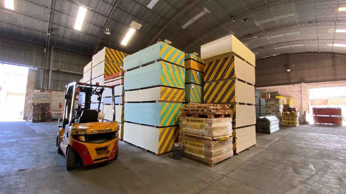 El showroom está diseñado para que cualquier persona, con o sin experiencia en construcción, pueda recibir la mejor atención. El showroom está diseñado para que cualquier persona, con o sin experiencia en construcción, pueda recibir la mejor atención.