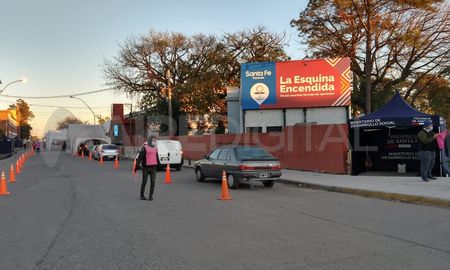 Vacunan con Moderna a más de 4.000 santafesinos. Vacunan con Moderna a más de 4.000 santafesinos.