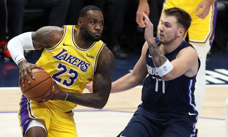 La organización de la mejor liga de básquet del mundo anticipó que le reducirá el salario a aquellos jugadores que no quieran participar de la reanudación de la liga en Disney, Orlando. La organización de la mejor liga de básquet del mundo anticipó que le reducirá el salario a aquellos jugadores que no quieran participar de la reanudación de la liga en Disney, Orlando.