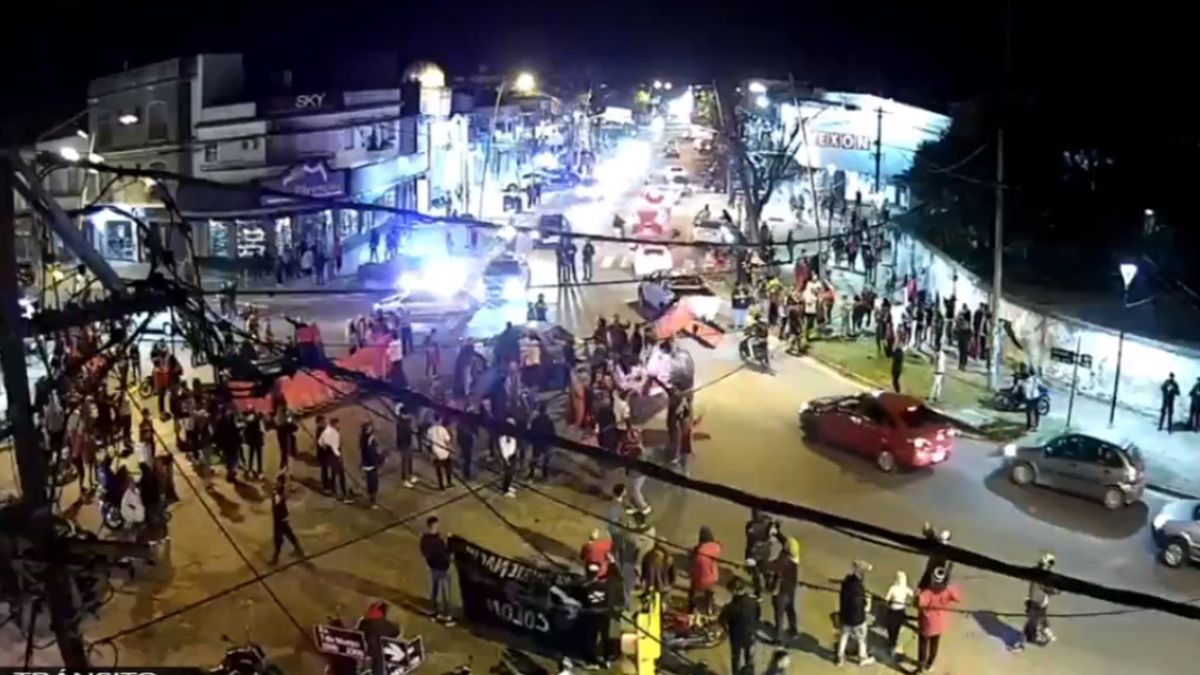 Las cinco esquinas en Santo Tomé fue el punto de encuentro elegido para celebrar el triunfo de Colón.