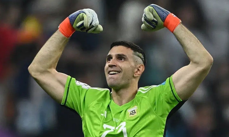 El gran gesto del Dibu Martínez con un nene en la previa de la Copa América El gran gesto del Dibu Martínez con un nene en la previa de la Copa América
