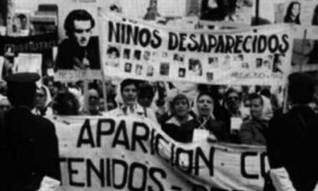 Néstor Beroch, acusado de integrar el grupo de tareas que secuestró a los estudiantes de la Noche de los Lápices durante la última dictadura cívico militar, sin haber sido juzgado por ese hecho, murió en la localidad platense de City Bell. Néstor Beroch, acusado de integrar el grupo de tareas que secuestró a los estudiantes de la Noche de los Lápices durante la última dictadura cívico militar, sin haber sido juzgado por ese hecho, murió en la localidad platense de City Bell.