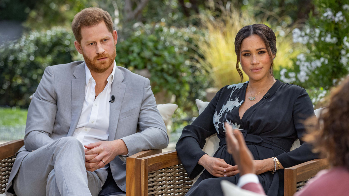 Harry y Meghan cancelan su acto en Londres y se unen a la familia en Escocia