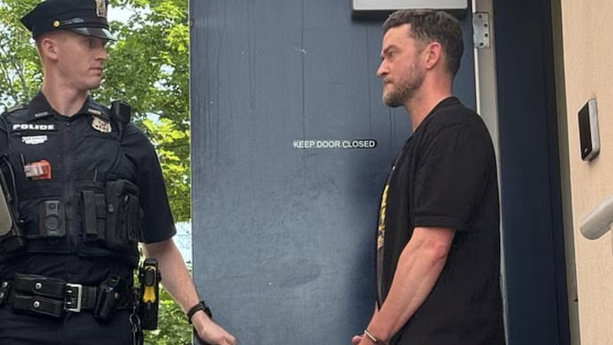 Justin Timberlake fue detenido por conducir alcoholizado. Justin Timberlake fue detenido por conducir alcoholizado.