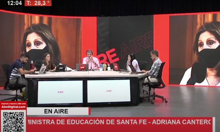 El 90% de los estudiantes santafesinos asiste este viernes a las escuelas por última vez en el ciclo lectivo. El 90% de los estudiantes santafesinos asiste este viernes a las escuelas por última vez en el ciclo lectivo.