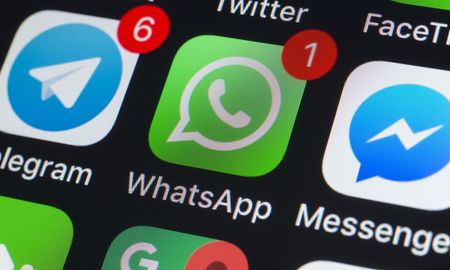 WhatsApp bloqueará definitivamente las cuentas de quienes usen versiones no autorizadas. WhatsApp bloqueará definitivamente las cuentas de quienes usen versiones no autorizadas.