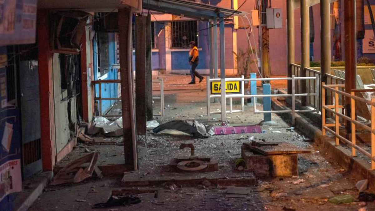 Más atentados en Ecuador y 28 detenidos por la serie de ataques.