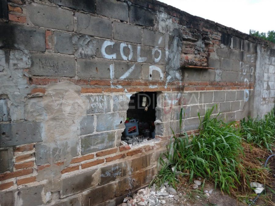 Hicieron un boquete y robaron un cuatriciclo de un lavadero en Las Flores