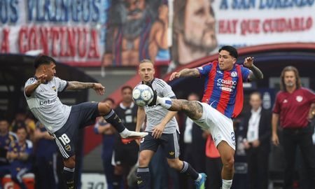 Boca ganó bajo un diluvio ante San Lorenzo y se prendió en la pelea del Torneo Clausura Boca ganó bajo un diluvio ante San Lorenzo y se prendió en la pelea del Torneo Clausura