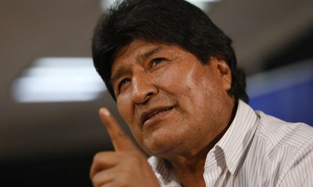 El expresidente de Bolivia, Evo Morales, dijo que el papa Francisco lo felicitó por el triunfo del MAS. El expresidente de Bolivia, Evo Morales, dijo que el papa Francisco lo felicitó por el triunfo del MAS.