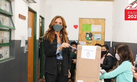 Victoria Tolosa Paz votó esta mañana en La Plata. Victoria Tolosa Paz votó esta mañana en La Plata.