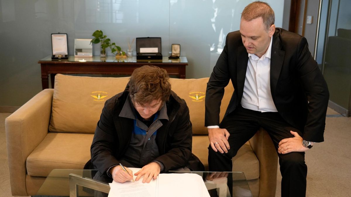 Manuel Adorni habló de la postura del Gobierno nacional sobre los datos del Indec y la salida de Lavagna.