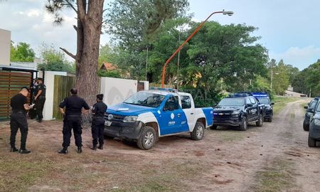 15 móviles llegaron a la casa donde se llevaba a cabo una fiesta clandestina. 15 móviles llegaron a la casa donde se llevaba a cabo una fiesta clandestina.